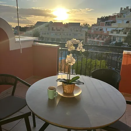 Royal Palace- Granada Park * ארונה