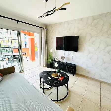 Royal Palace- Granada Park ארונה