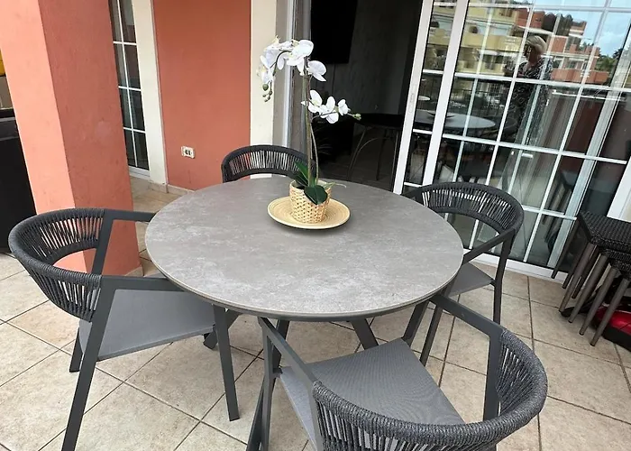 Royal Palace- Granada Park Apartmán *