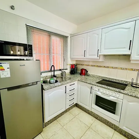 Royal Palace- Granada Park Apartment
